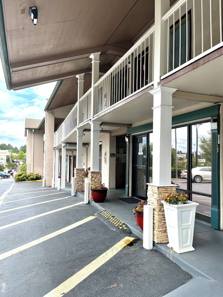 West Bank Inn 51/60