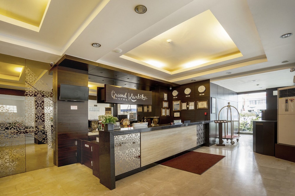 Hotel Grand Kartika 7/63