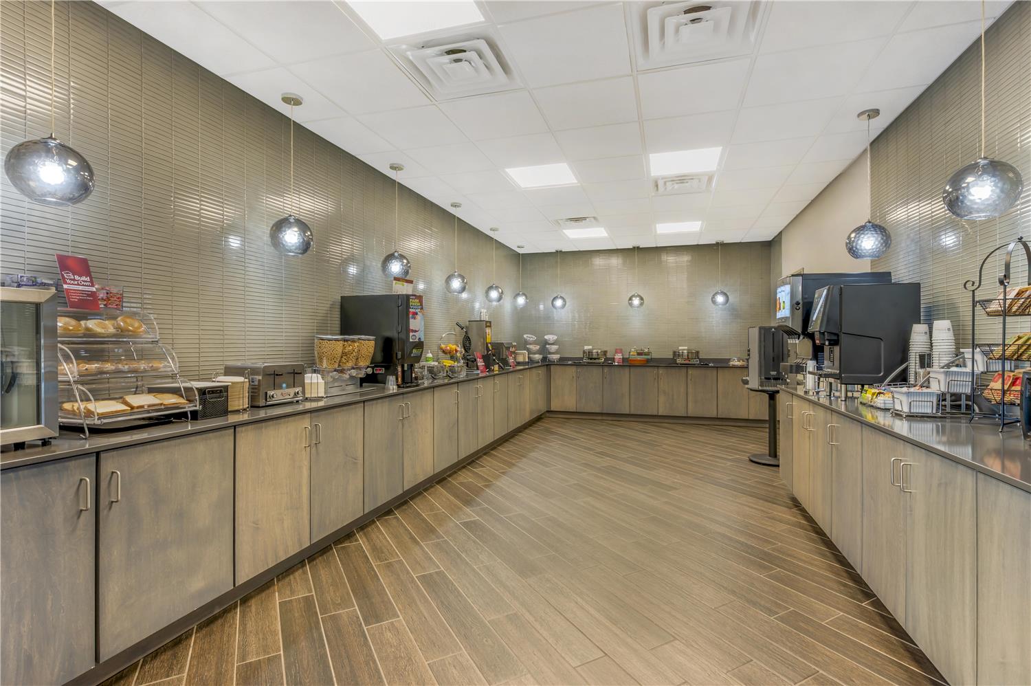 Best Western Plus Parkside Inn & Suites 9/39