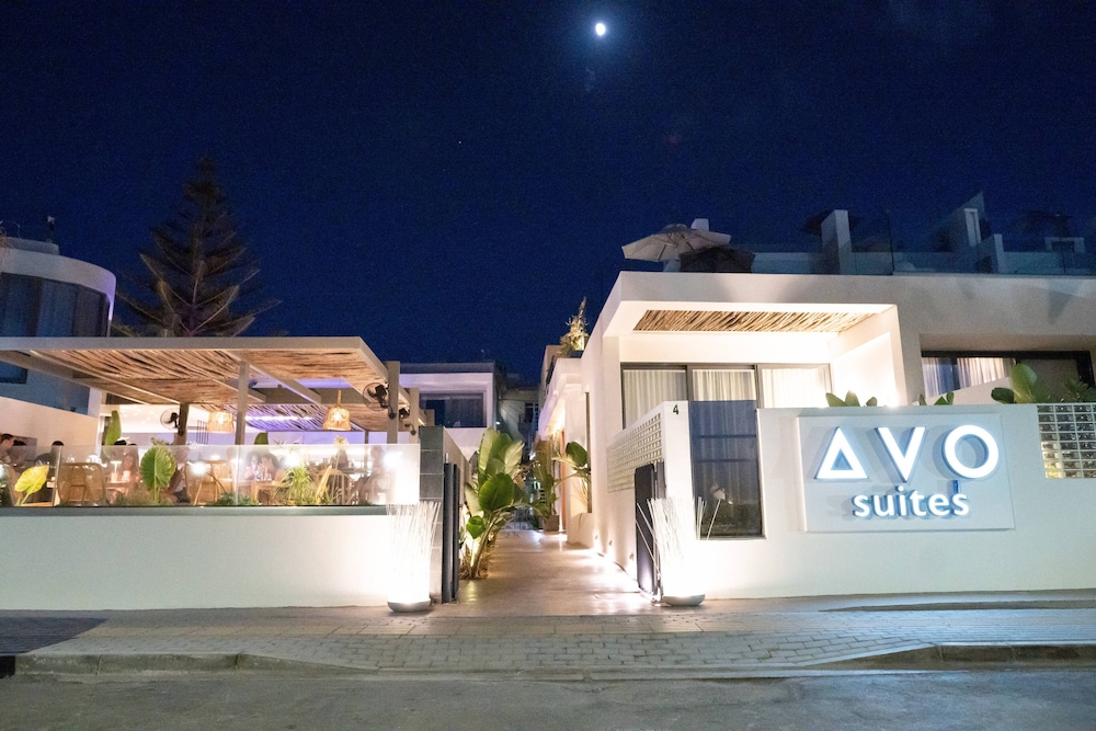 Dyo Suites 2/50