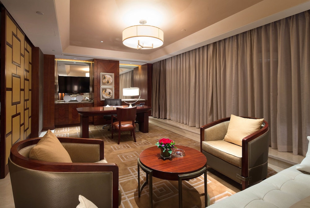 Hilton Qingdao Golden Beach 38/58
