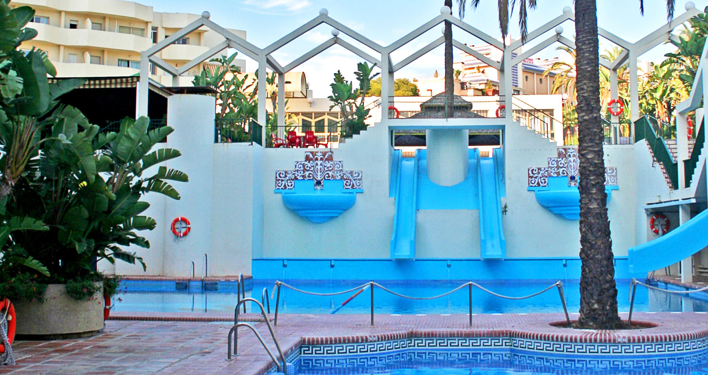 Benal Beach Apartments 15/16
