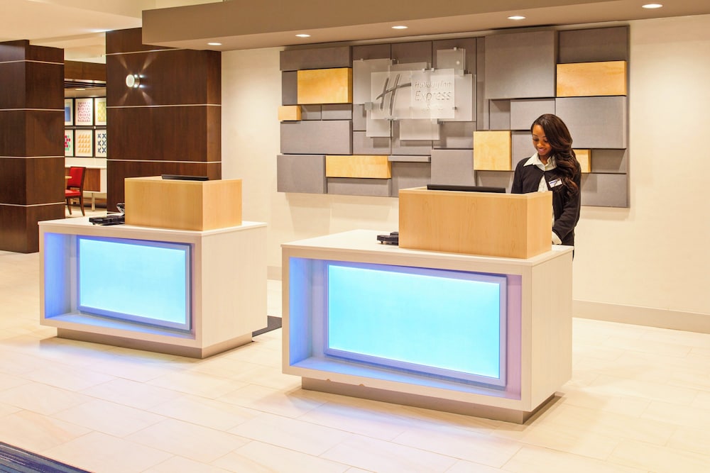Holiday Inn Express & Suites Houston S Medical Ctr Area 13/50