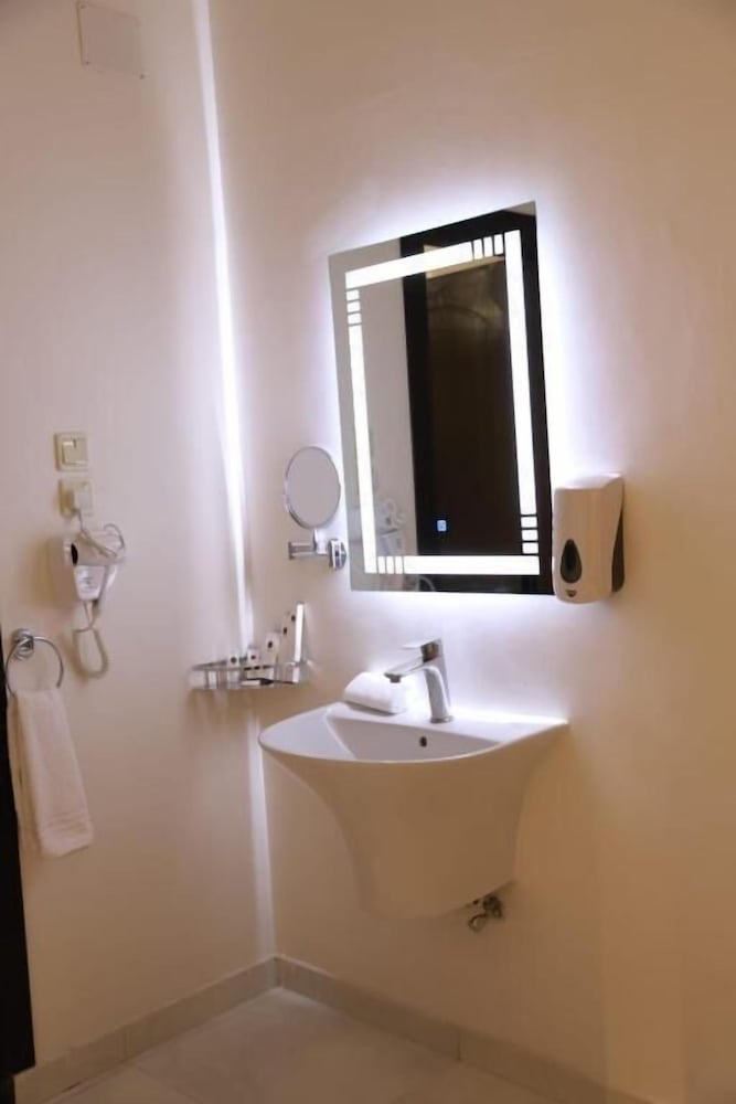 جولدن بوجاري بيشة (Golden Bujari Hotel Bisha) 31/32