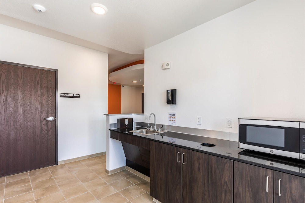 Motel6 Las Vegas, NV - Motor Speedway 16/48