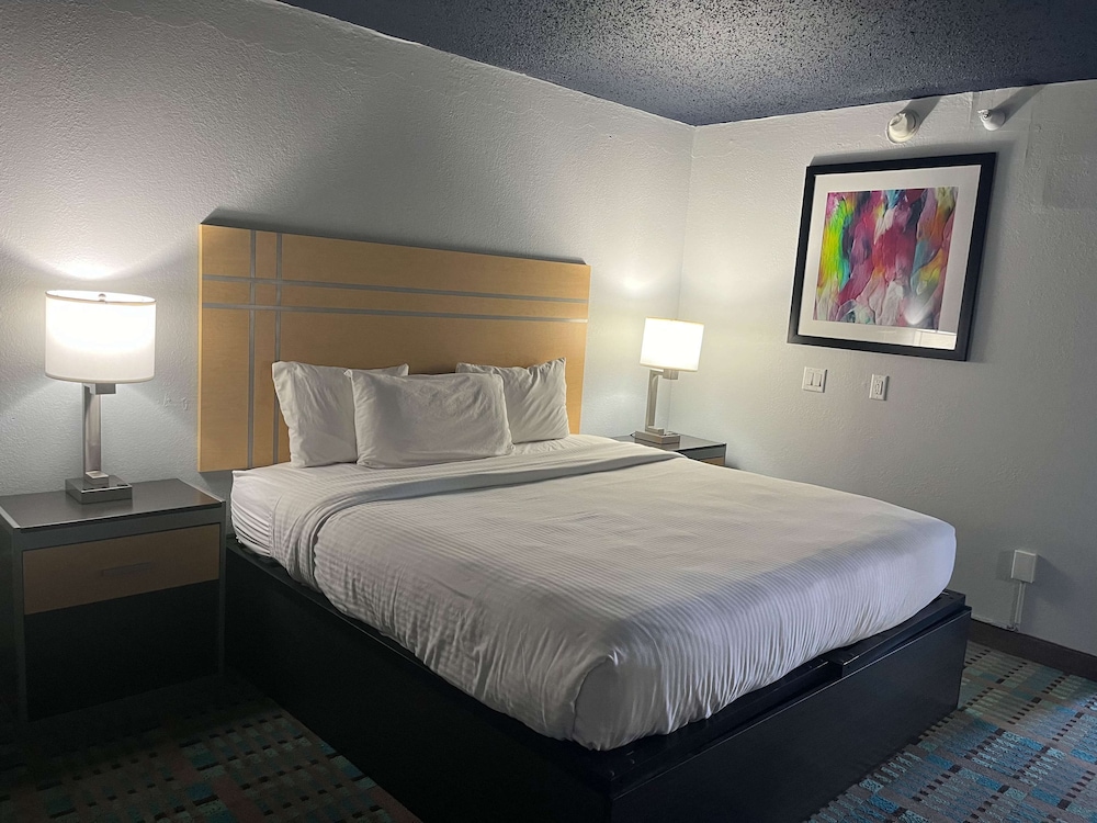 Studio6 Suites Amarillo, TX West Medical Center 8/45