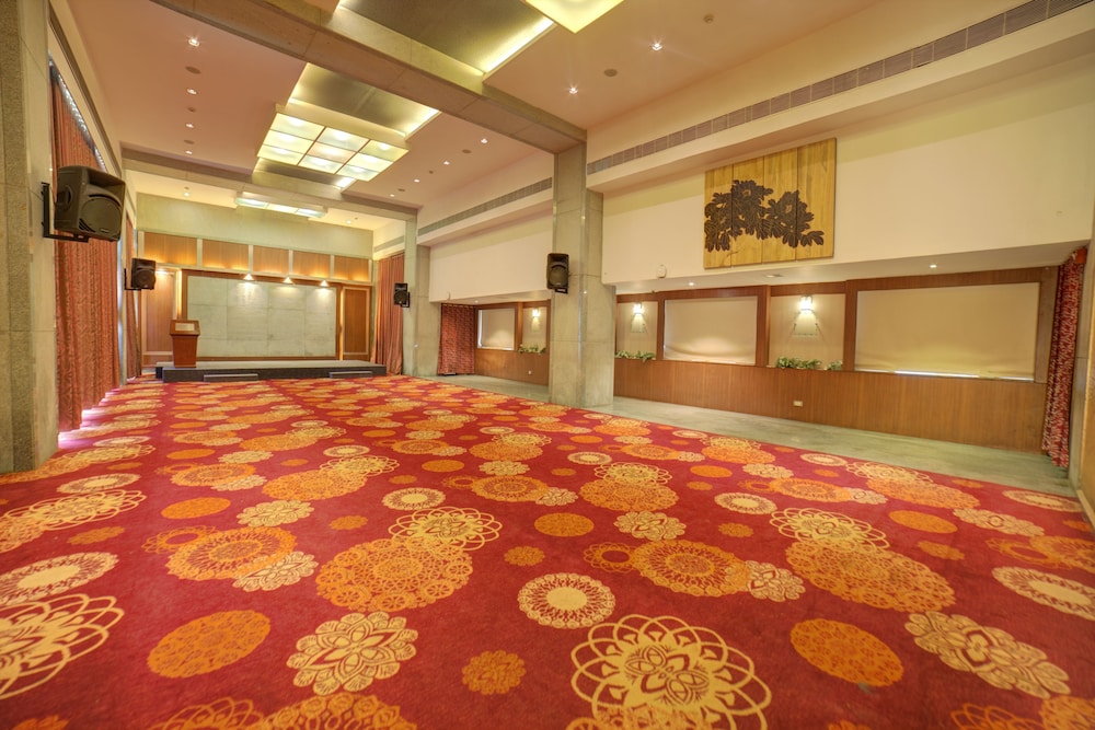 Goldfinch Hotel Mangaluru 51/60