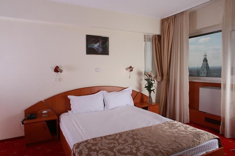 Hotel Moldova 14/80