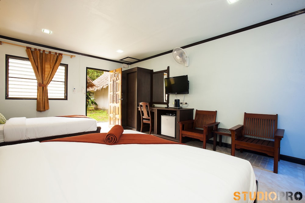 LANTA CORAL BEACH RESORT 11/50