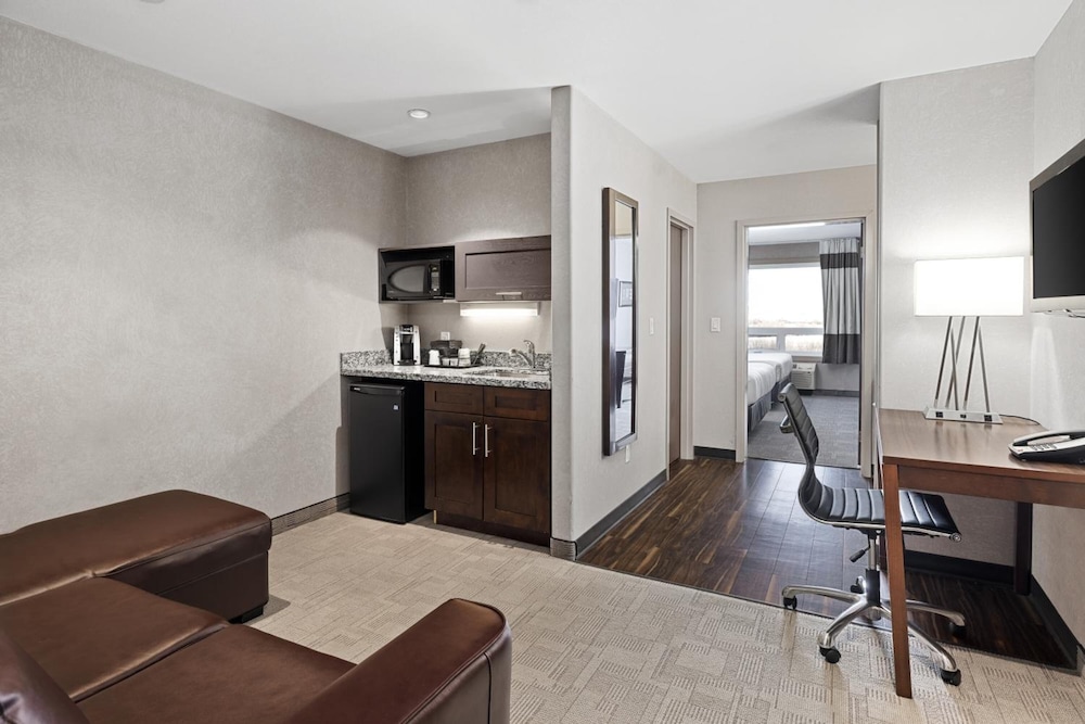 Home Inn And Suites Swift Current 42/60