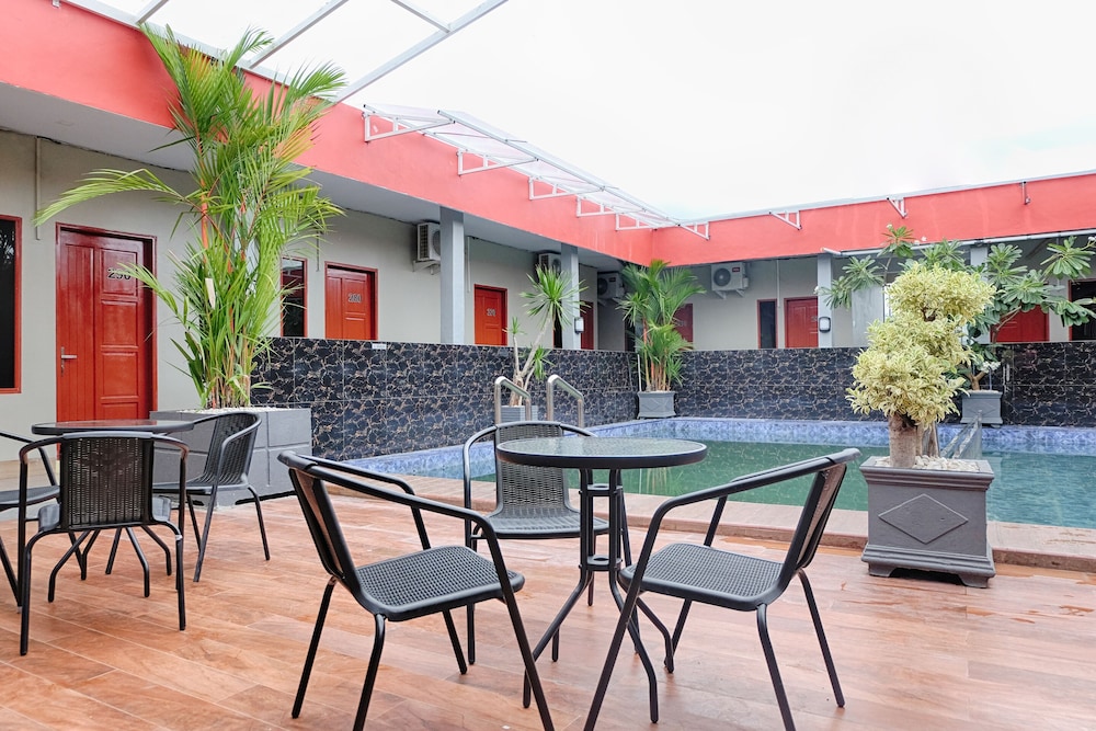 OYO 2595 Hotel Jinan Makassar 18/24