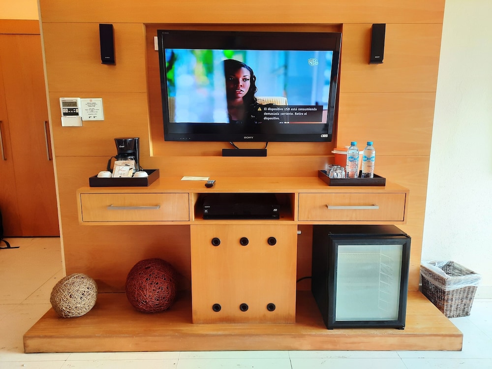 Artisan Family Hotels & Resort Collection Playa Esmeralda 67/79