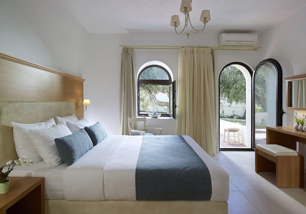 CHC Coriva Beach Hotel and Bungalows 22/75