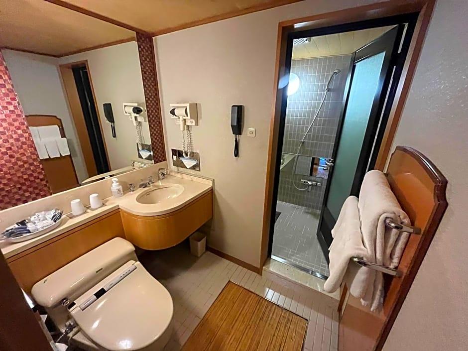 Jasmac Plaza Hotel 37/46