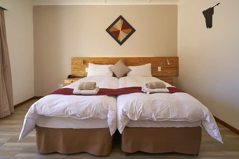 Hotel Uhland 16/75