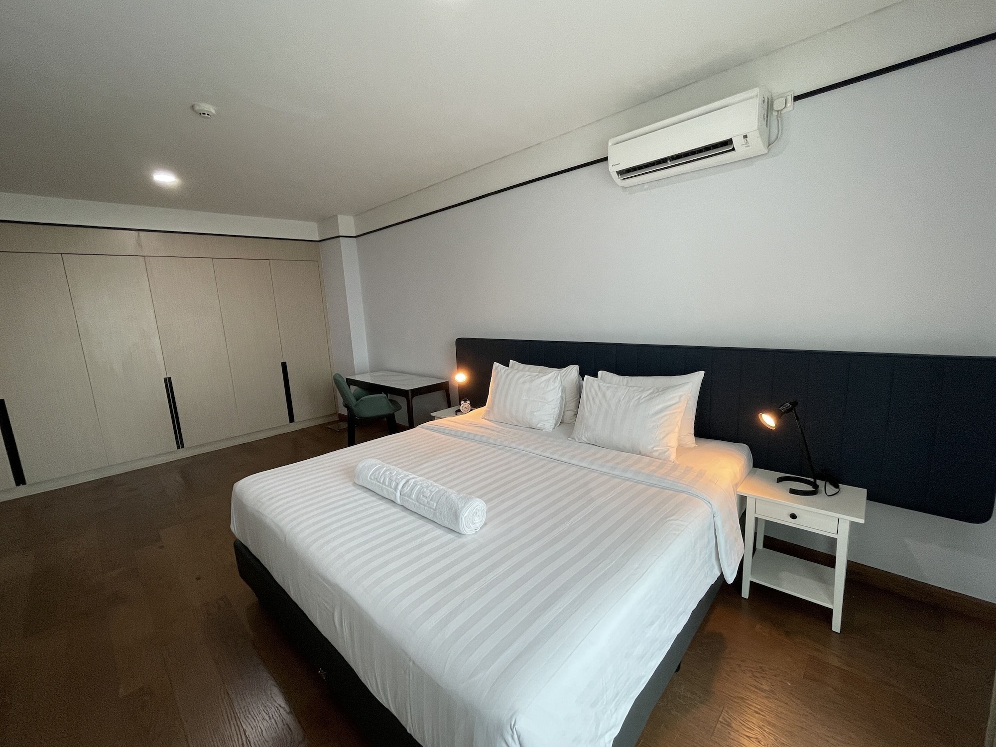 Deluxe, Suite, 1 King and 1 Single Beds