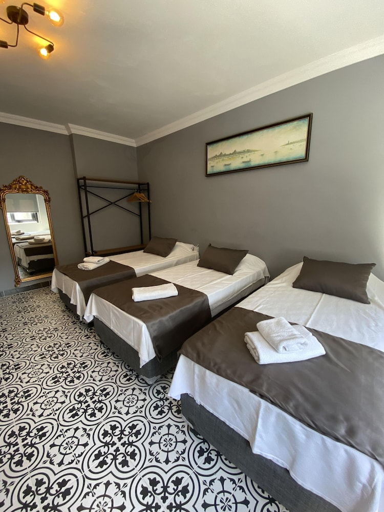 HHK Hotel 16/50