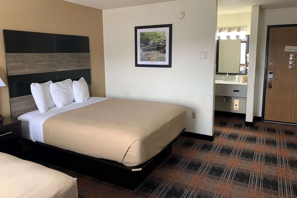 Baymont by Wyndham Waupun 4/31