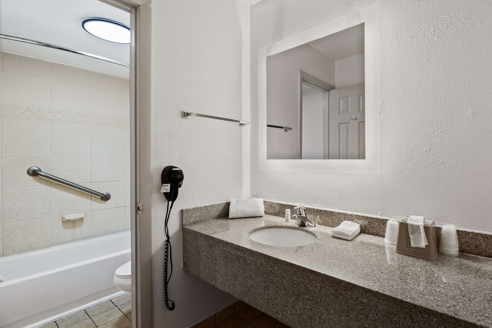 Americas Best Value Inn Orlando 88/93