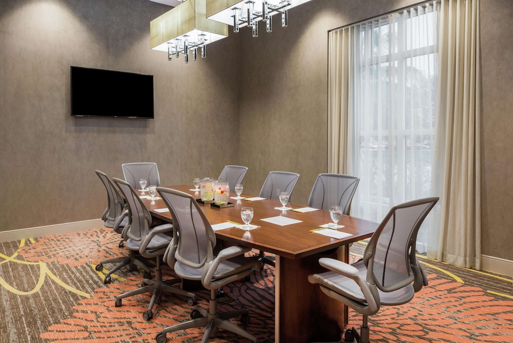 Hilton Garden Inn Miami Dolphin Mall 69/73