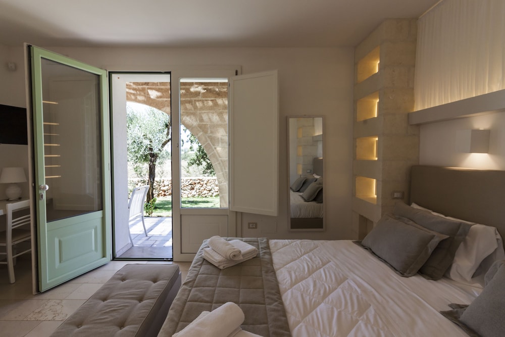 Montiro Hotel 11/48