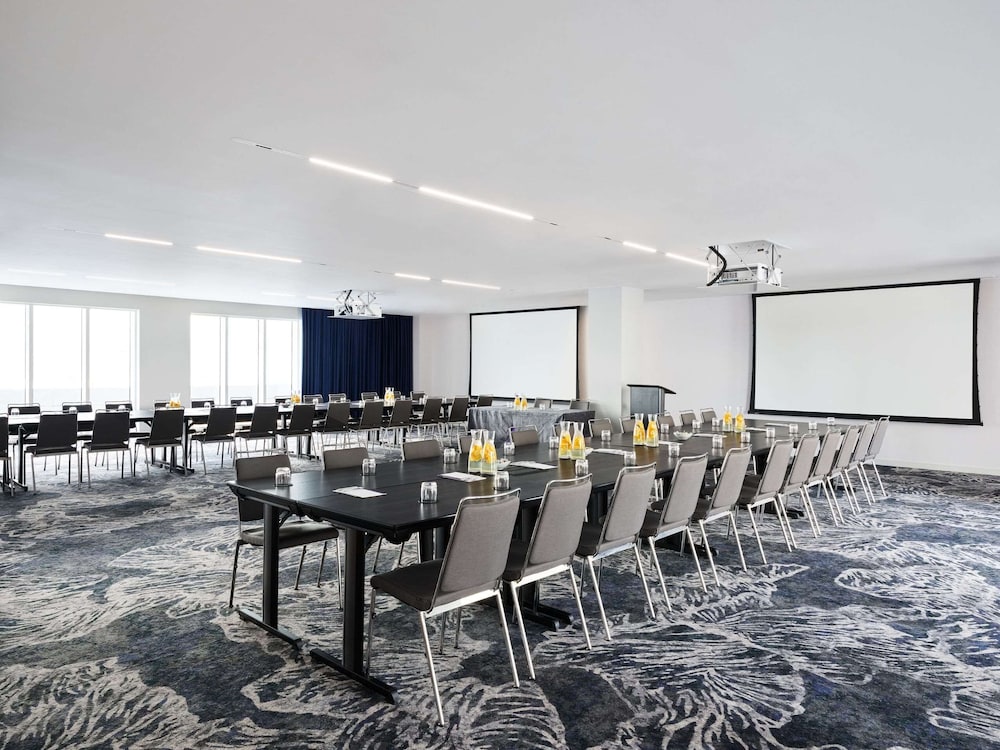Hyatt Regency London Stratford 38/50