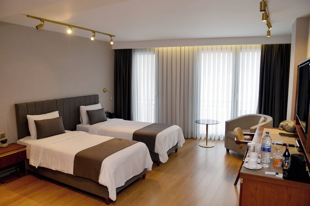 Room, Twin Beds