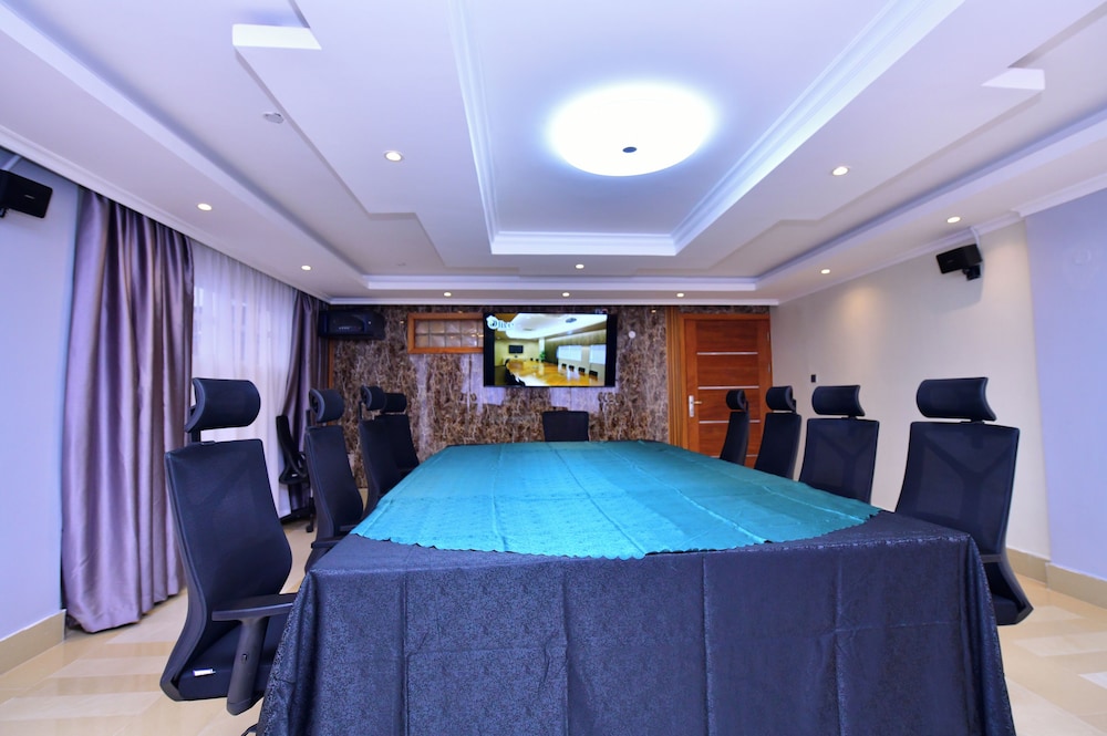 Olive Gardens Nairobi 15/34