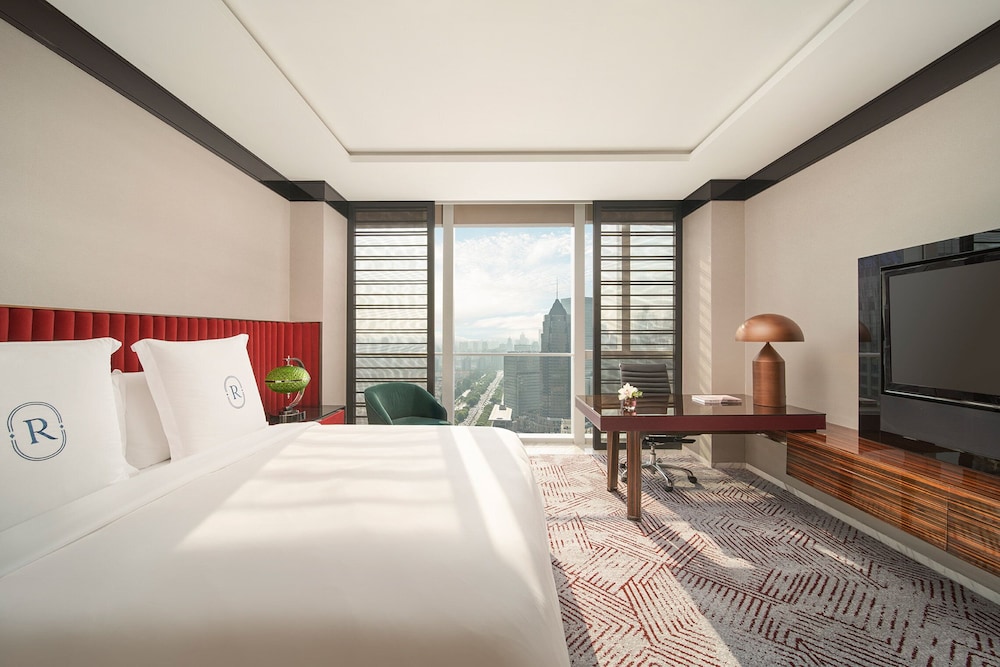 Regent Pudong Shanghai 15/84