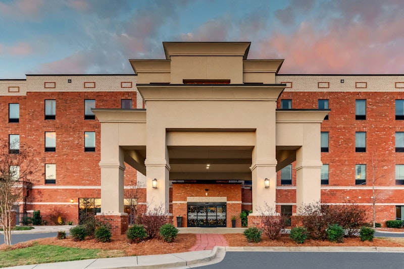 Hampton Inn & Suites Hartsville 2/76