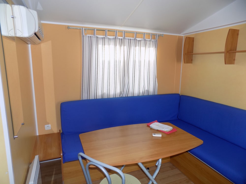 Land's Hause Bungalows 68/80