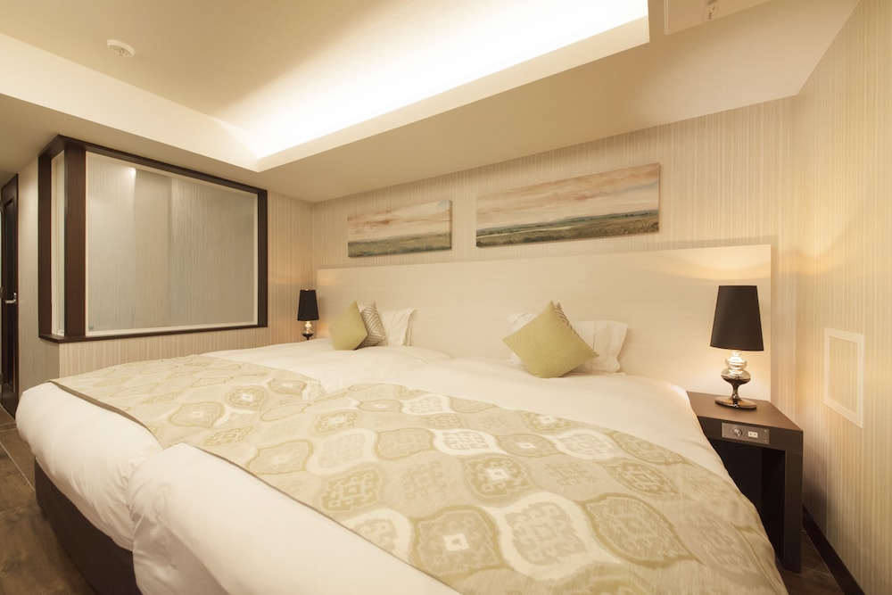 SEMI ROOM, STANDARD, 2 SEMI DOUBLE BEDS
