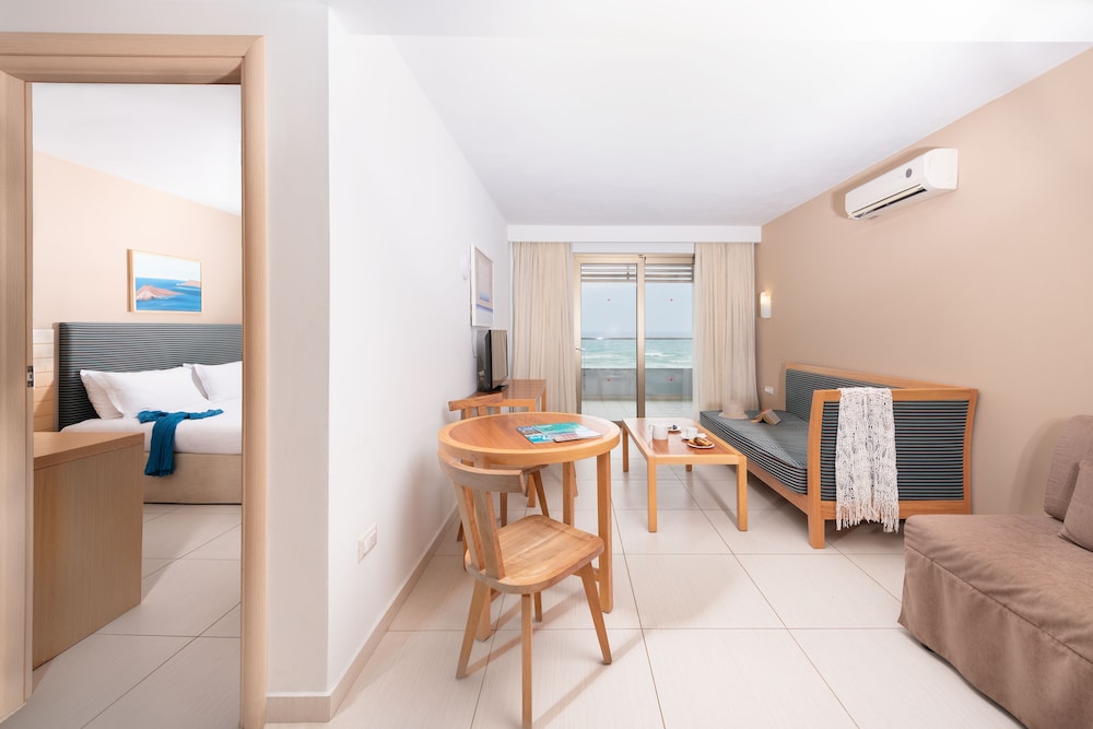 Iolida Beach 24/45