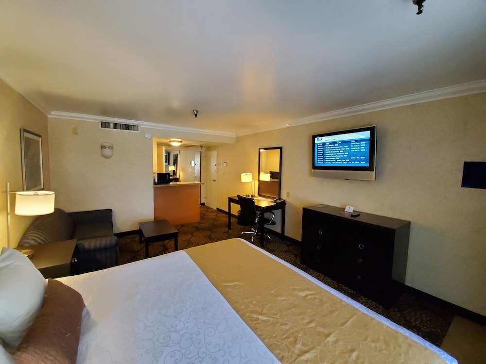 Hotel D Lins Ontario Airport 11/45