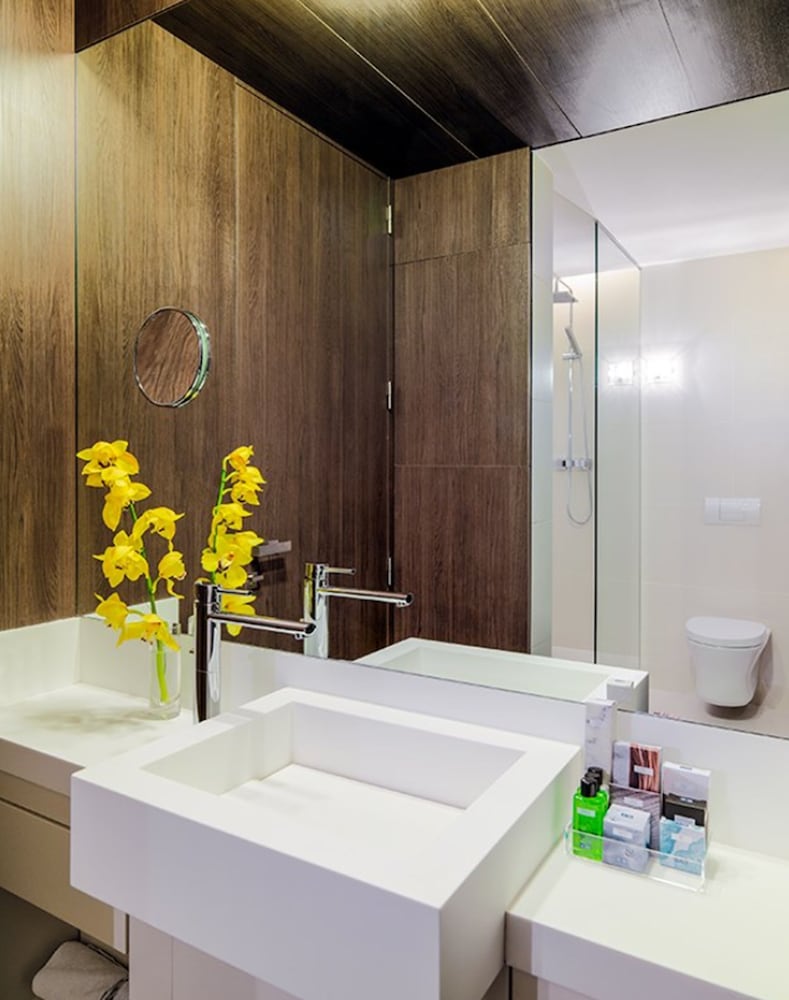 H10 Urquinaona Plaza Hotel 37/72
