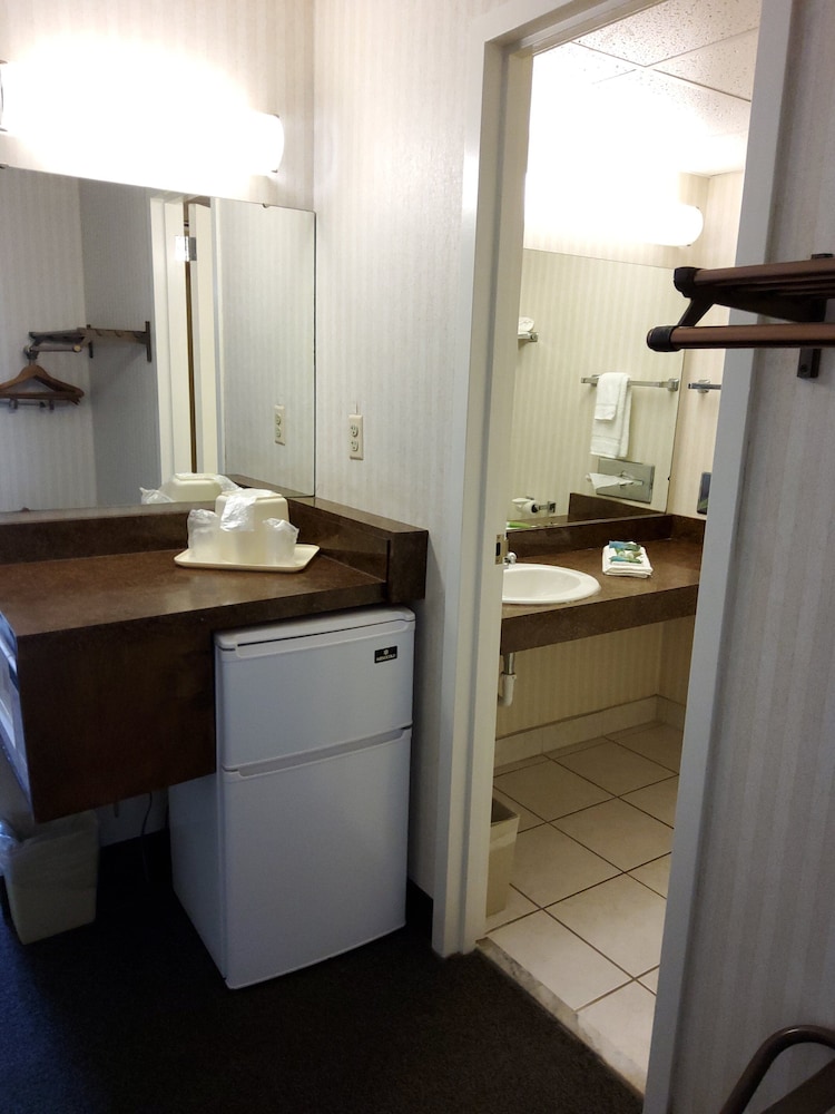 Klopfenstein Inn and Suites 31/34