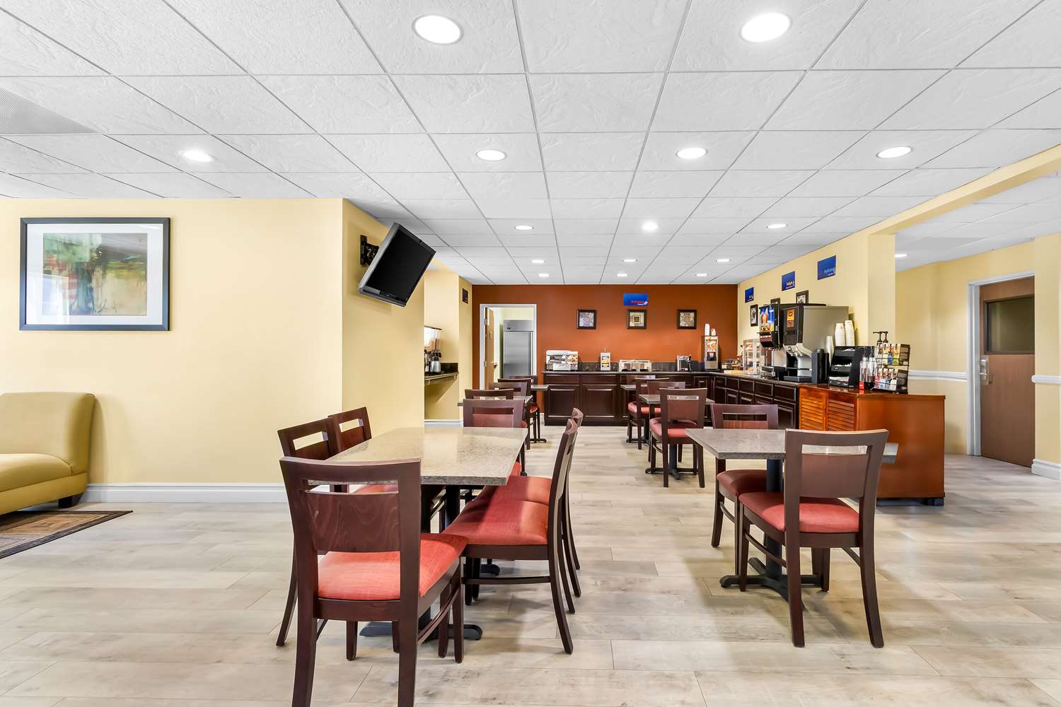 Best Western California City Inn & Suites 20/26
