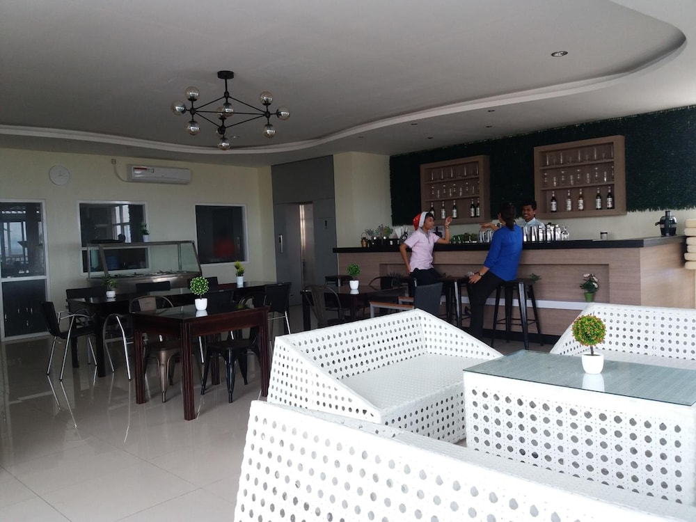 Avon s Residence 16/25