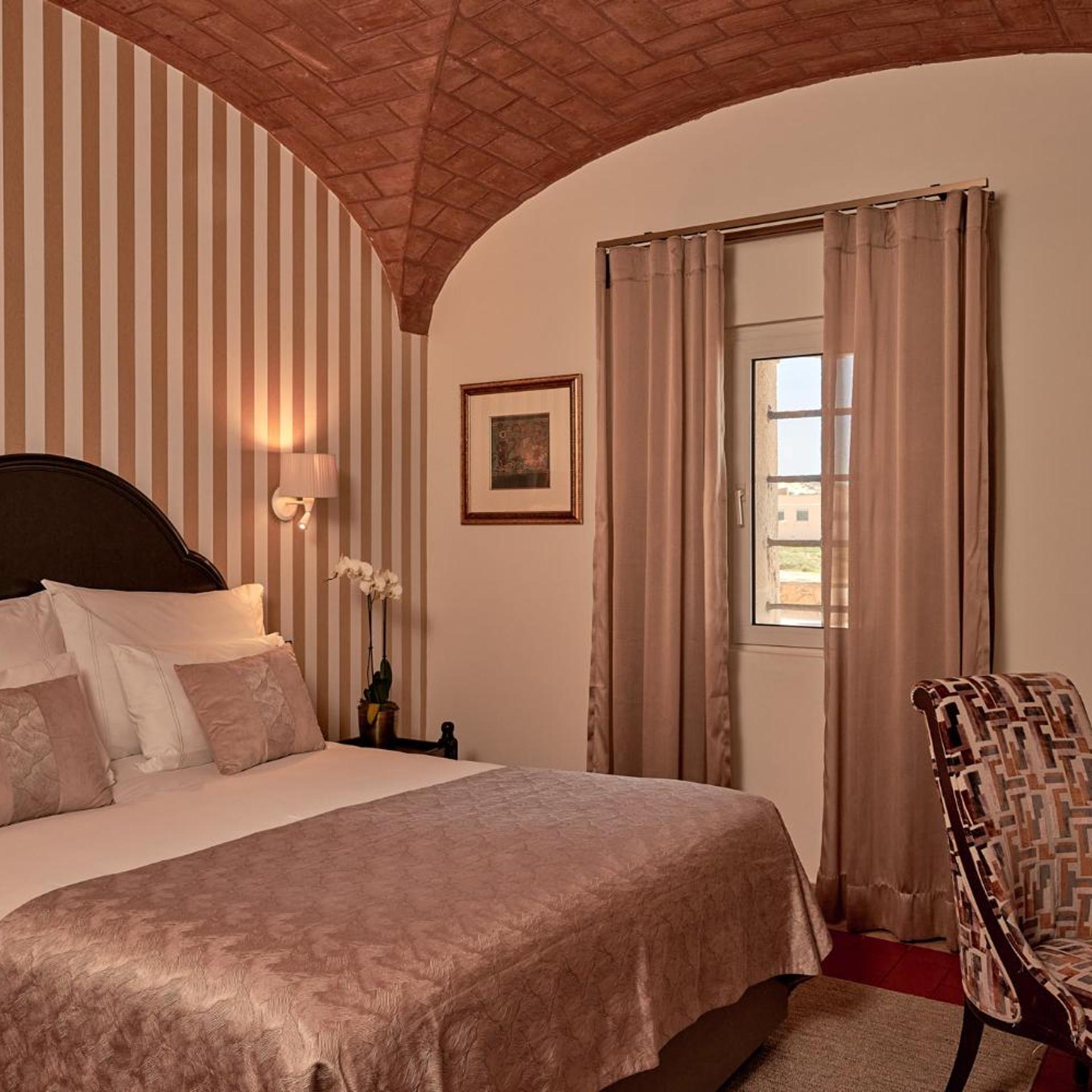 Classic, Double or Twin Bed, Partial Beach View