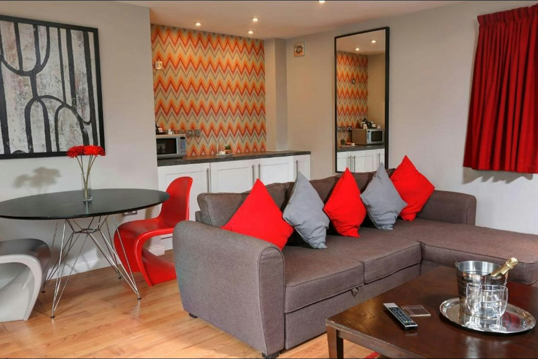 Oaklands Hotel 29/40