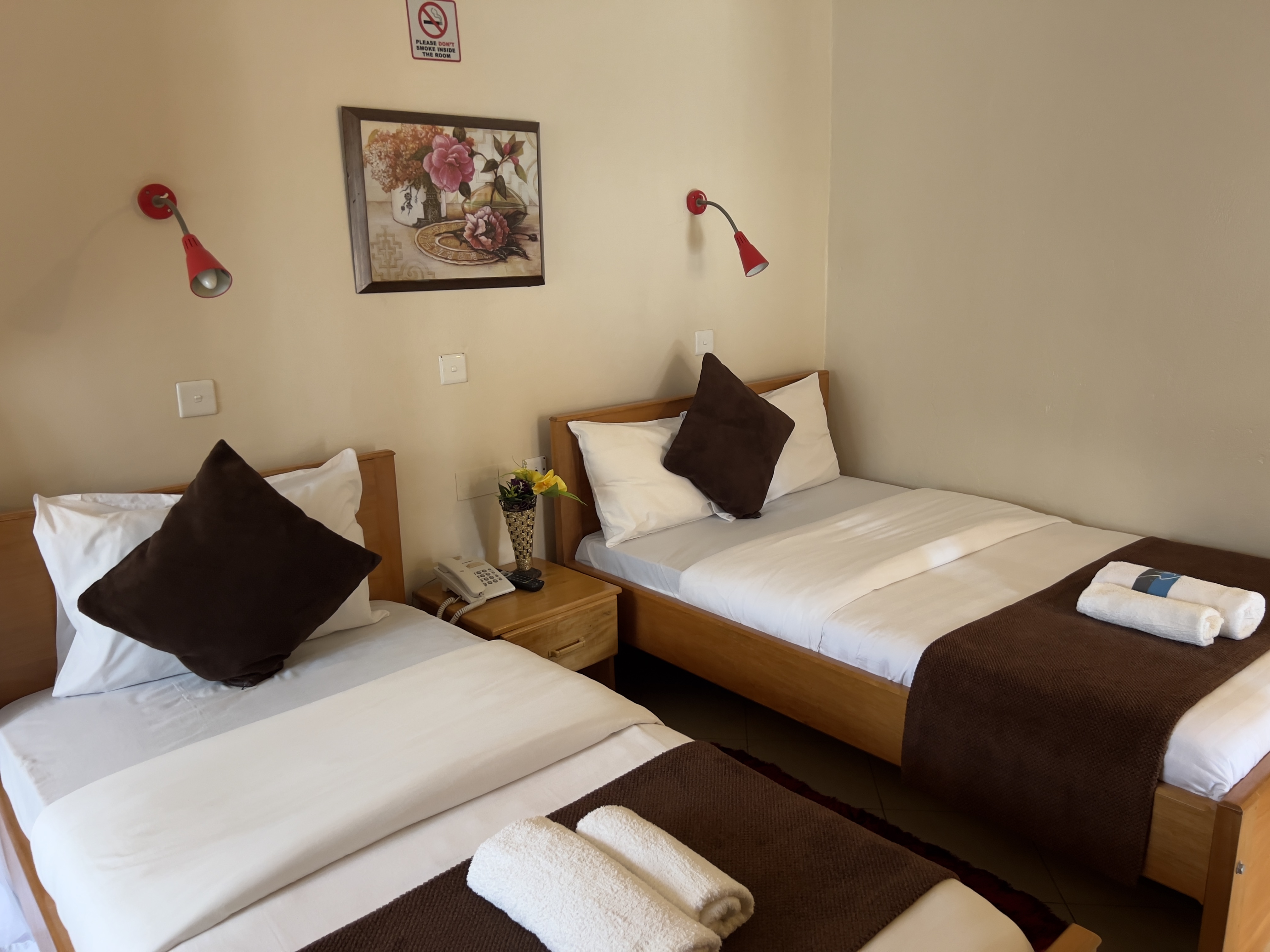 Sunset hotel Entebbe 12/35