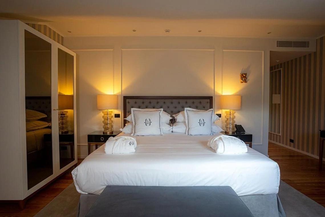 Classic, Double or Twin Bed, Terrace, Modern Building