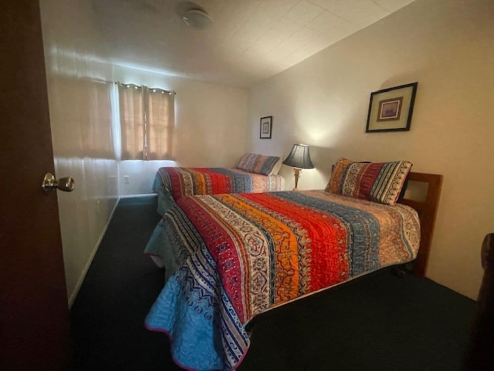 Thunderbird Resort & Event Center 25/80