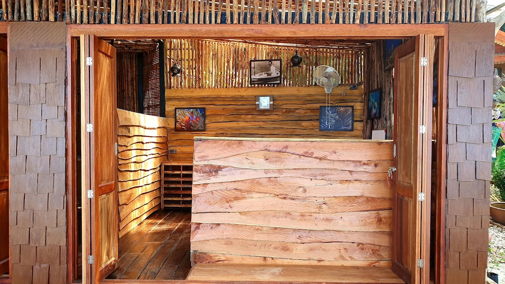 Koh Jum Ocean Beach Resort 7/50
