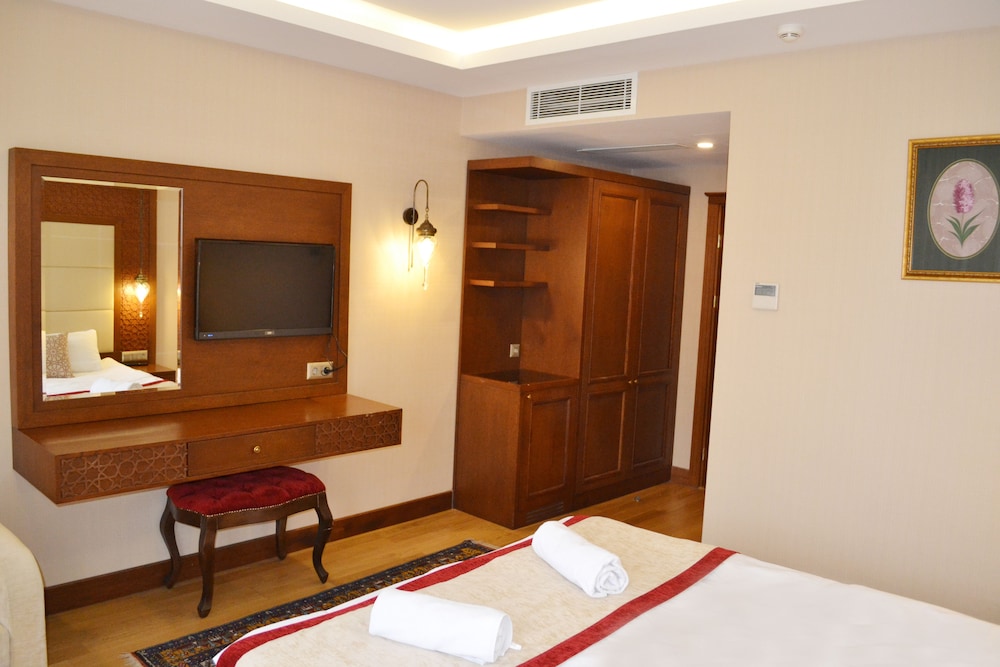 Lalinn Hotel 27/72