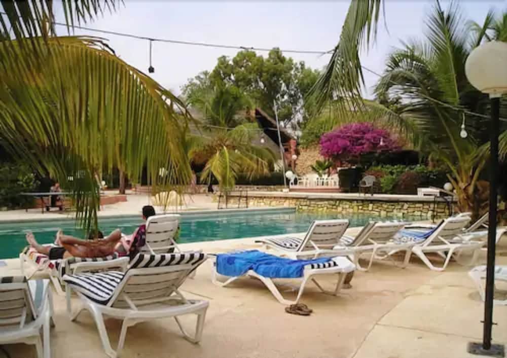 Bougainvillees Hotel 31/36
