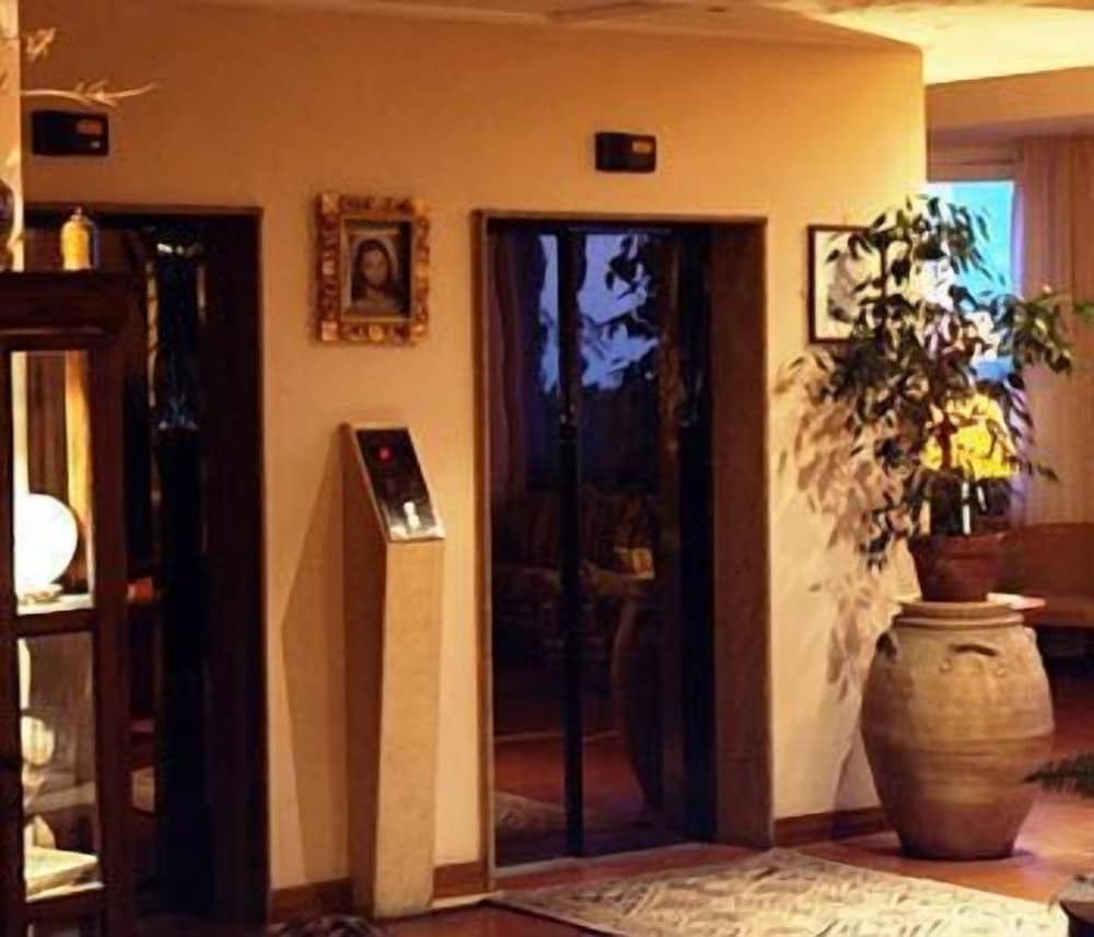VILLA EDEN HOTEL 11/17