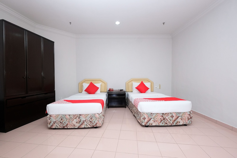 OYO 1236 Hotel Green Park 33/58