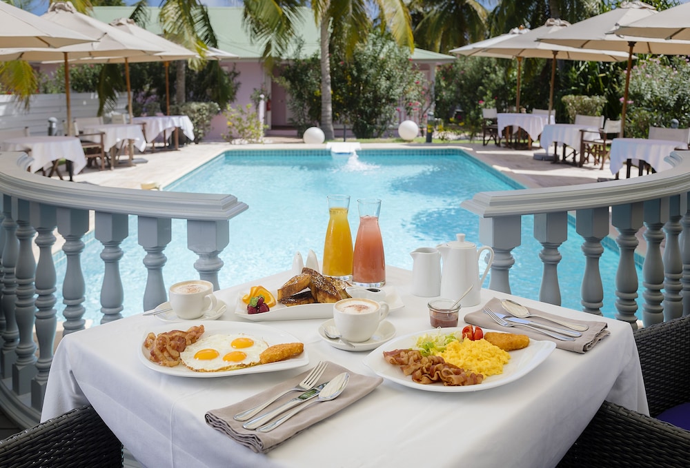 Esmeralda Resort 66/81