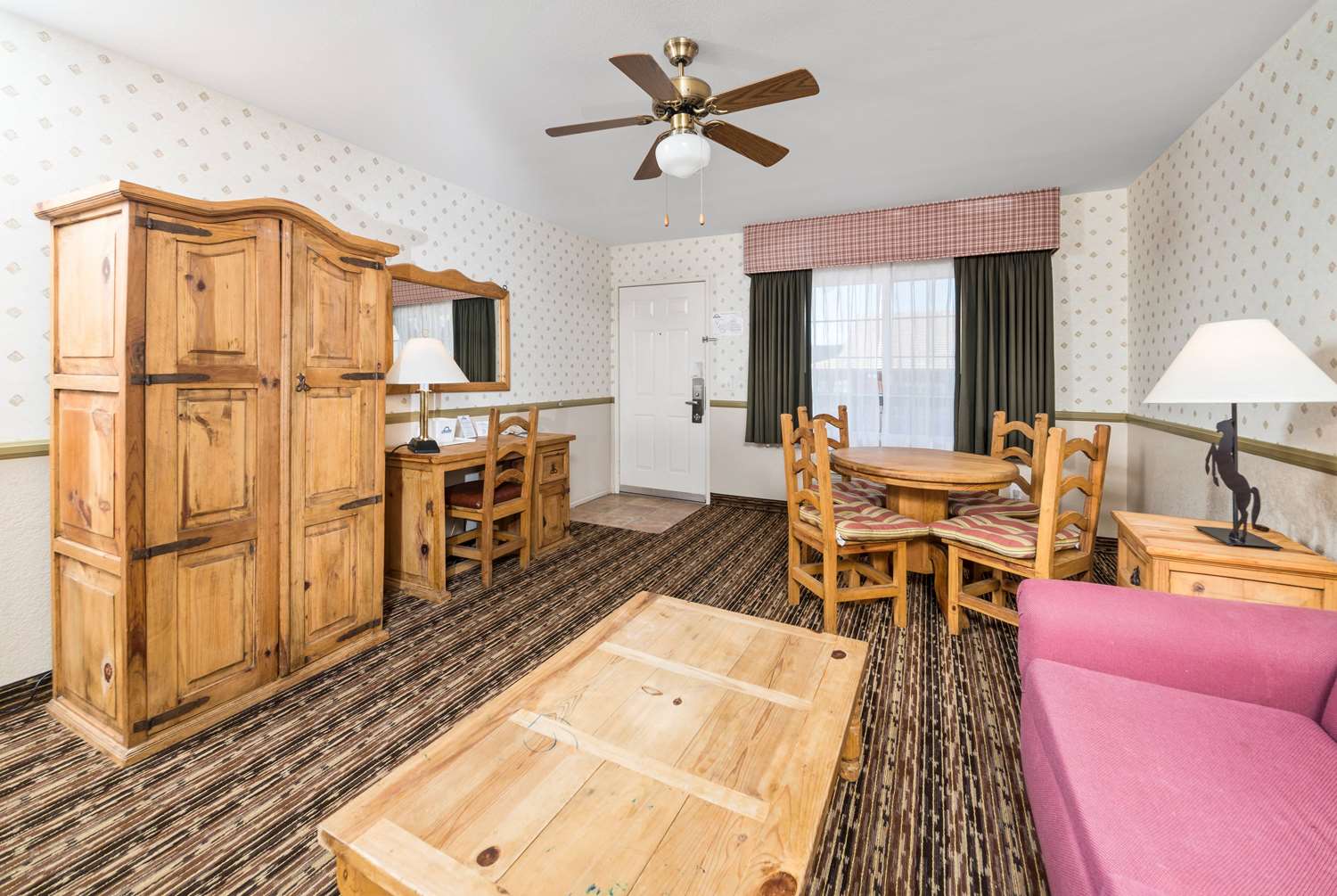 Days Inn By Wyndham Lebec 2/6